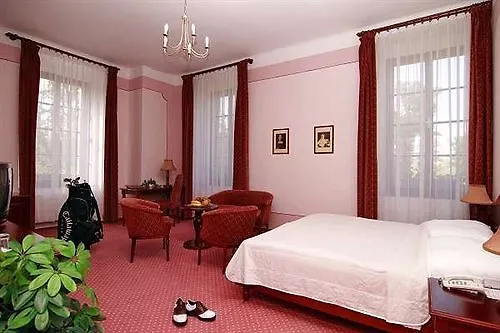 Golf Konopiste Hotell Benesov (Central Bohemian)